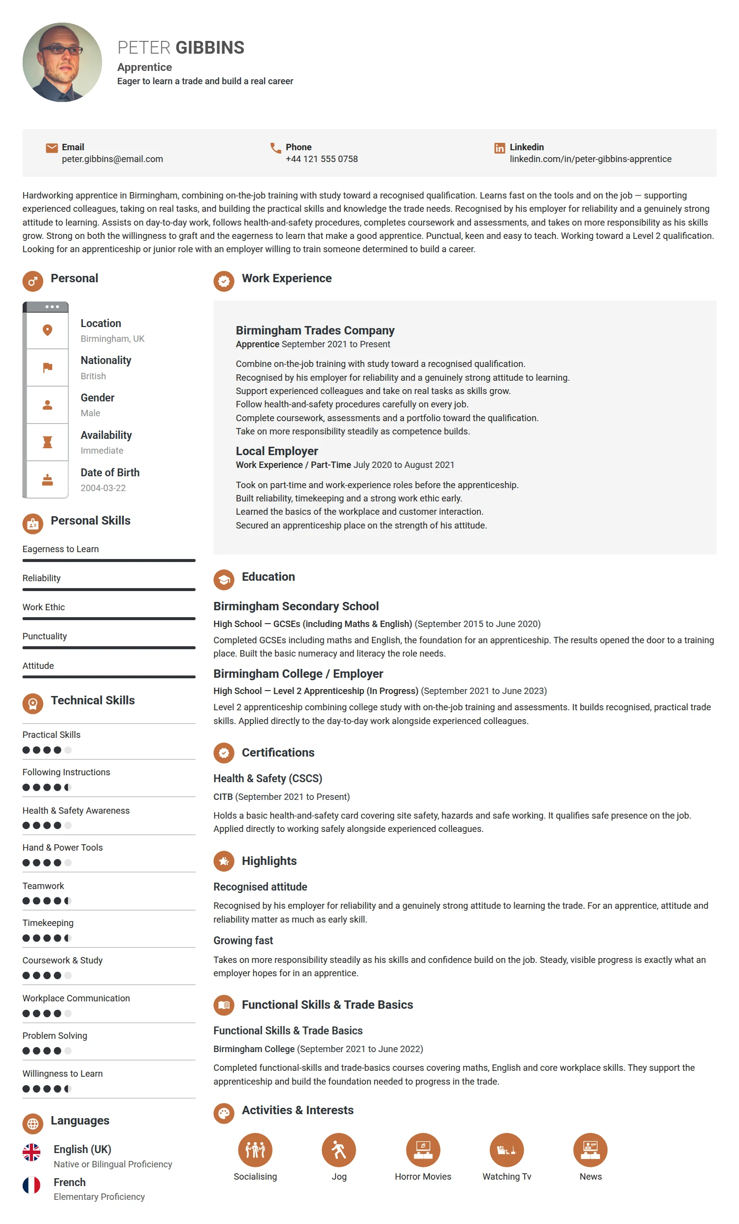 Apprentice resume example — a professionally formatted Education CV sample